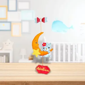 Decoratiune pentru camera copilului, ursuleț suspendat pe luna,decoratiune din fetru